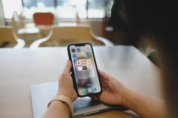 La IA no puede captar la esencia: la estrategia de contenidos 80/20 que impulsa leads y conversiones