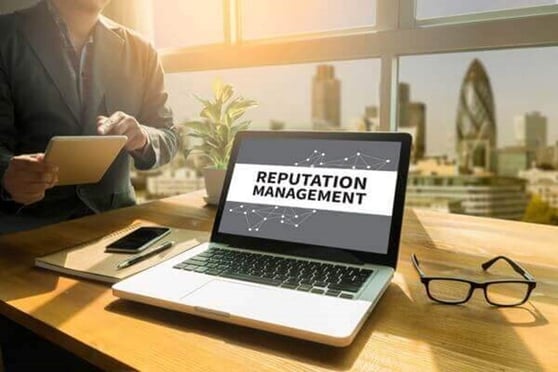 Administre su reputación online